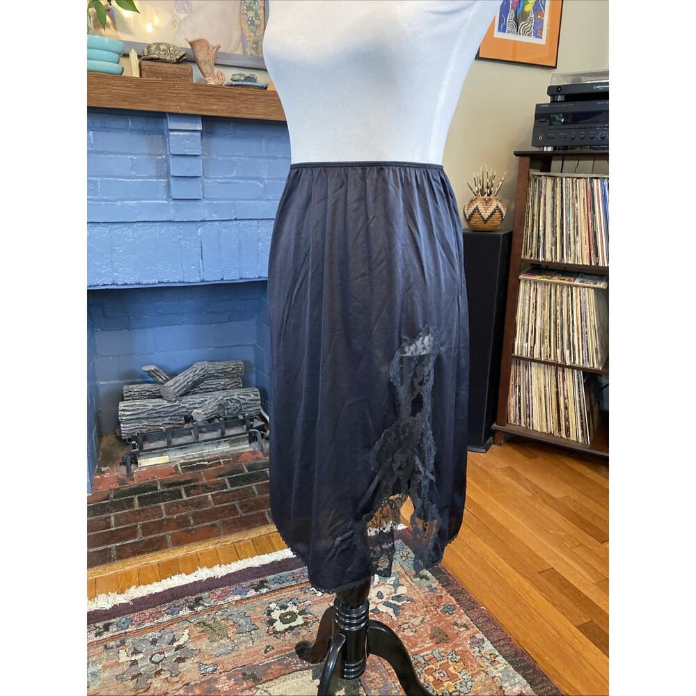 Vintage Dixie Belle Half Slip Black Anti-static Size Medium Lace Trimmed Slits - Picture 2 of 11